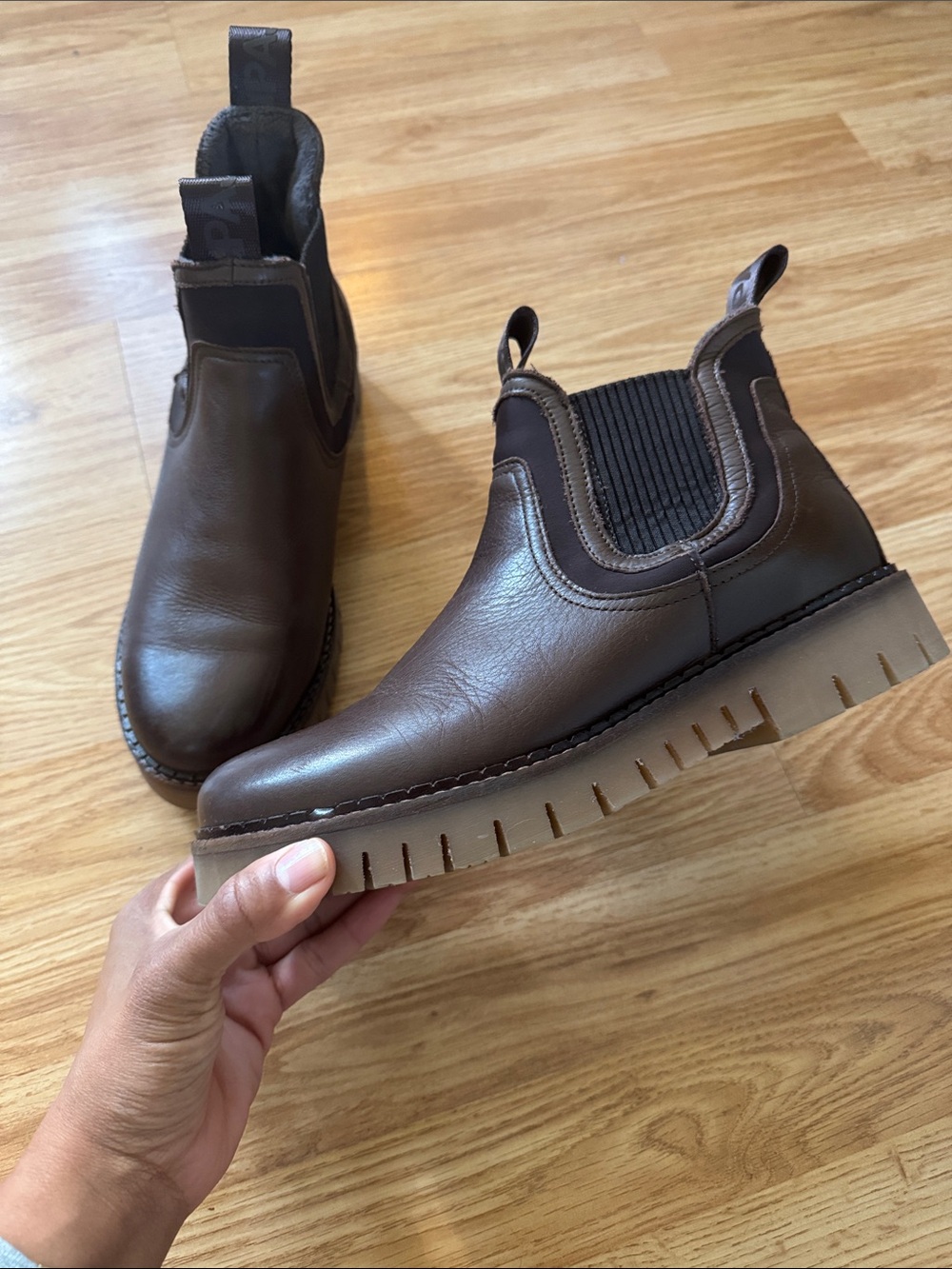 Pajar Waterproof Leather Chelsea Boots ✨ size 9.5